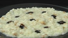 Risotto ai formaggi, aceto balsamico e noci