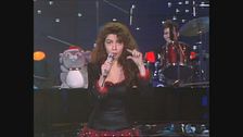 Cristina D'Avena canta "Peter Pan" a Buon Compleanno Canale 5