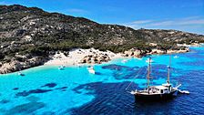 Navigando tra le acque cristalline della Sardegna