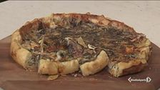 Torta salata radicchio, pere e taleggio
