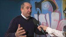 Iris incontra Antonio Albanese