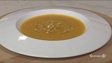 Crema di zucca e granella di nocciole