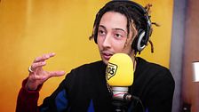 Ghali a 105 Mi Casa: "'Cara Italia'? Ho tirato fuori cose che avevo impresse da un po'"