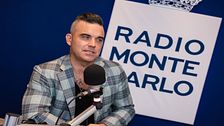 Robbie Williams: guarda il video della sua bellissima sorpresa natalizia!