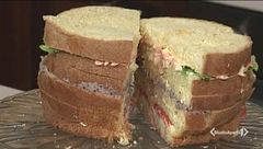 Il panettone gastronomico farcito