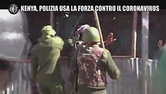 Coronavirus, in Kenya: la polizia fa rispettare la quarantena a bastonate