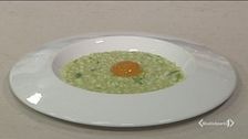 Risotto agli asparagi con tuorlo marinato
