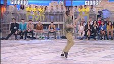 La prima performance...