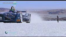 Sfida ghiacciata: una Formula E drifta sull'iceberg
