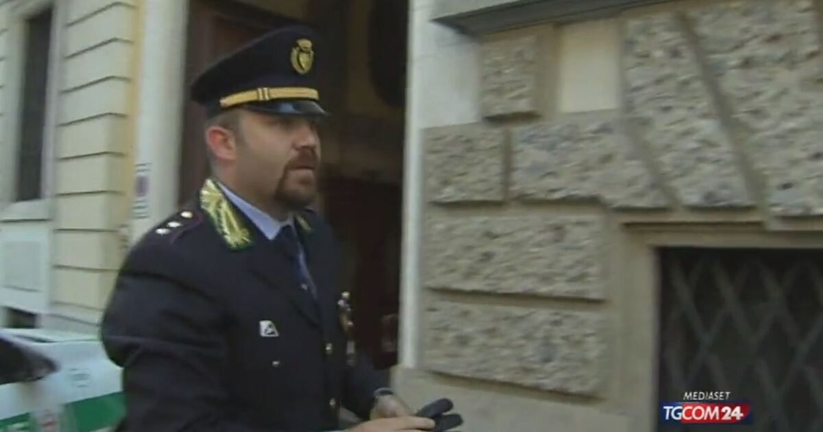Tgcom24: Milano, colf segregata in casa con 26 cani Video | Mediaset Infinity