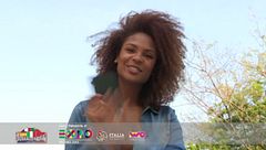 Corso Vittorio Emanuele II tra vetrine e canzoni meneghine