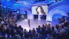 Luciana Littizzetto entra....