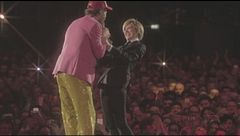 Le Iene per Nadia: la dedica di Jovanotti sul palco