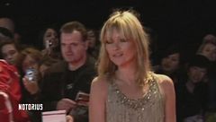 "Sorellina, fatti più in la!"