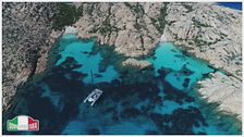 A bordo del catamarano, veleggiando fra Elba e Sardegna