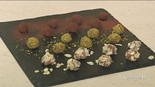 Tartufini di amaretti e ricotta