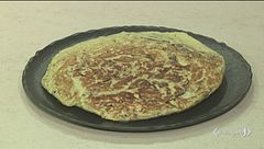 Frittata di pasta con mozzarella e radicchio