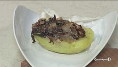 Patate farcite con radicchio, noci e gorgonzola