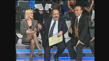 Maurizio Costanzo, Pippo Baudo e gli ospiti di Buon Compleanno Canale 5 raccontano di Mike Bongiorno