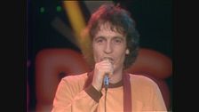 Rino Gaetano canta "A mano a mano" a Popcorn 1981