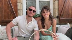 Love is in the air: Hande Ercel e Kerem Bursin salutano i fan italiani