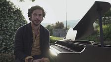 L'esibizione di Jack Savoretti per Verissimo