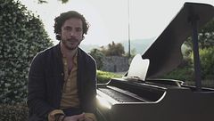 L'esibizione di Jack Savoretti per Verissimo