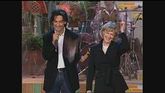 Loretta Goggi e Fiorello cantano "Questione di feeling" e "Maledetta Primavera" a Buona Domenica 1996