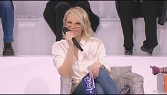 Amici ti aspetta oggi alle 14.00 su Canale 5