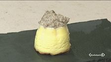 Tortino di formaggi con crema di funghi