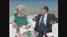 Cenerentola legge la mano a Boncompagni a Non è la Rai 1992