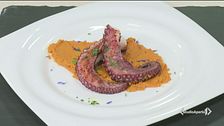 Polpo croccante su crema di ceci