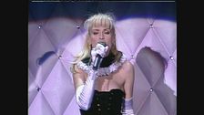 Donatella Rettore canta "Di Notte Specialmente" a Stranamore