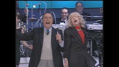 Monica Vitti canta con Alberto Sordi "Ma 'ndo vai (se la banana non ce l'hai)"
