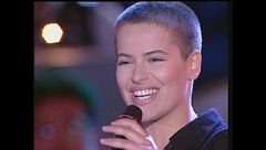 Silvia Salemi canta "Stai con me stanotte"