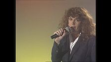 Caterina Caselli canta "Bisognerebbe non pensare che a te" a Superclassifica Show 1990
