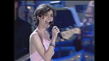 Una giovanissima Giorgia canta "Parlami d'amore"