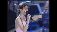 Una giovanissima Giorgia canta "Parlami d'amore"