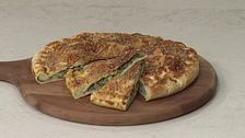 Torta salata con cicoria e salsiccia
