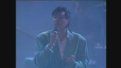 Brian Ferry canta "Is love strong enough" ai Telegatti 1986