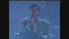 Brian Ferry canta "Is love strong enough" ai Telegatti 1986