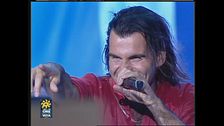 Piero Pelù canta "Pugni chiusi" a Vota la voce 2000