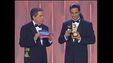 Fiorello vince il Telegatto per "Karaoke" nel 1993