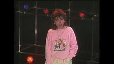 Cristina D'Avena canta la sigla dei Puffi a Superclassifica Show 1983