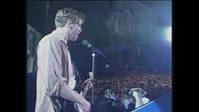 Bryan Adams canta "Can't stop this thing" a Festivalbar 1992