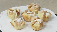 Tortini di sfoglia con ricotta e marmellata