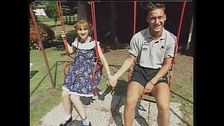Lolita si fa conquistare da Francesco Totti a Mai Dire Gol 1998
