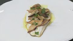 Filetti di pesce bianco e contorno di porcini