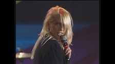 Heather Parisi balla sulle note di "Ancora tu"