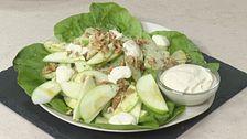 Insalata con mele verdi e noci
